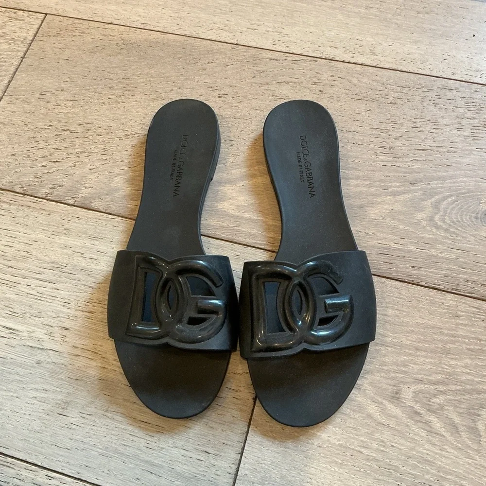 Dolce & Gabbana Matte Black Logo Cutout Slide Sandal - Picture 2 of 4